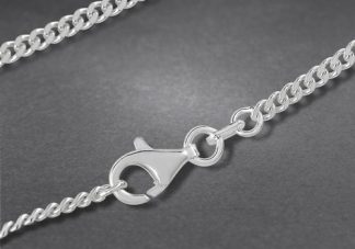 Halsketten und Armbänder